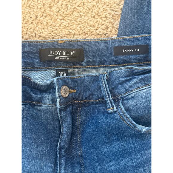 Judy Blue skinny fit jeans in blue denim with a frayed hem Size 16W - Picture 2 of 9